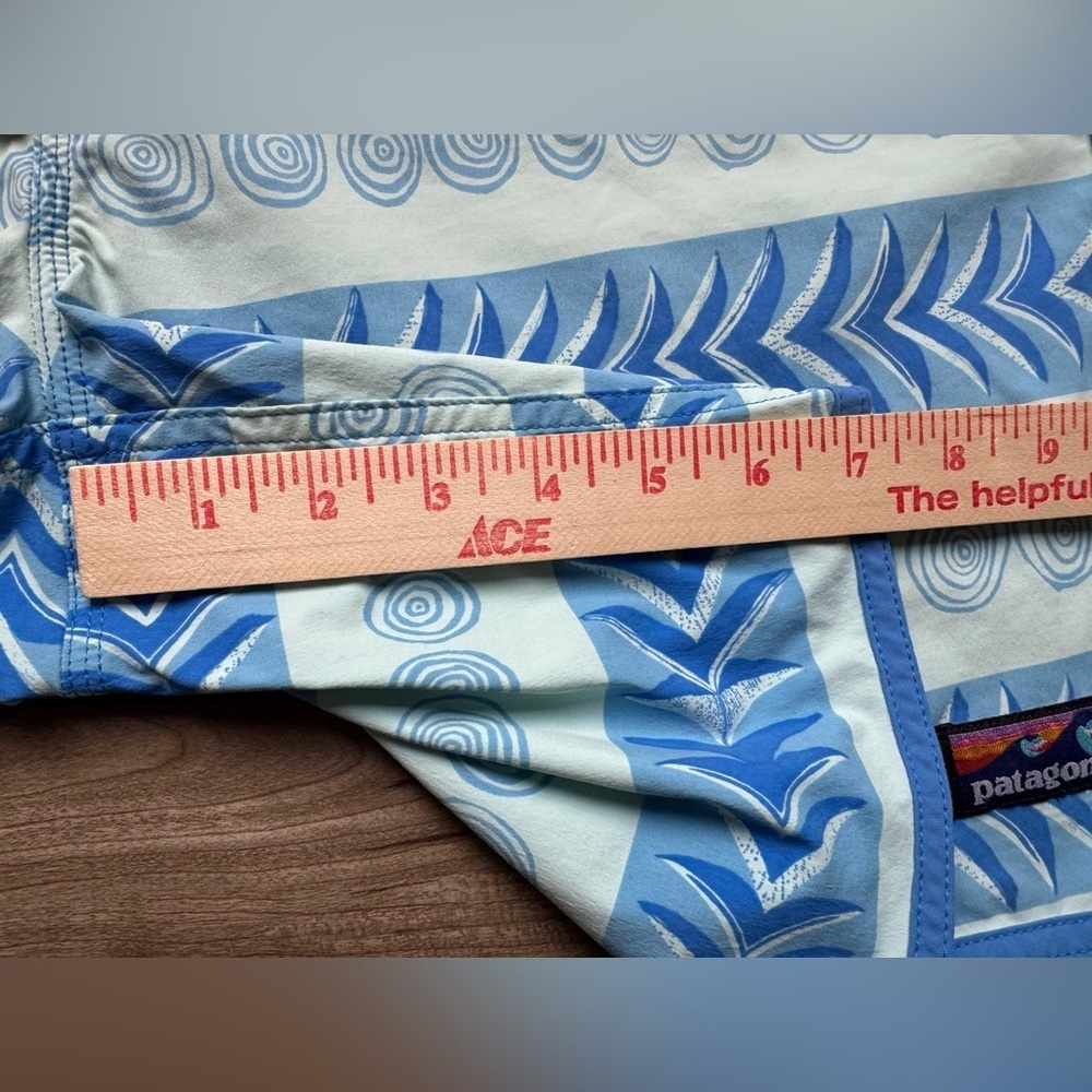 PATAGONIA Men's Scallop Hem Stretch Wavefarer® Boardshorts 18" Sz 38 Blue Swim - Picture 9 of 11
